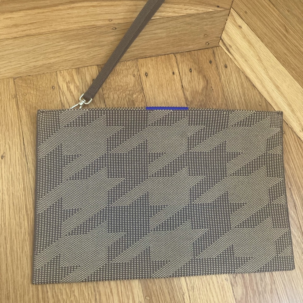 Rothys wristlet